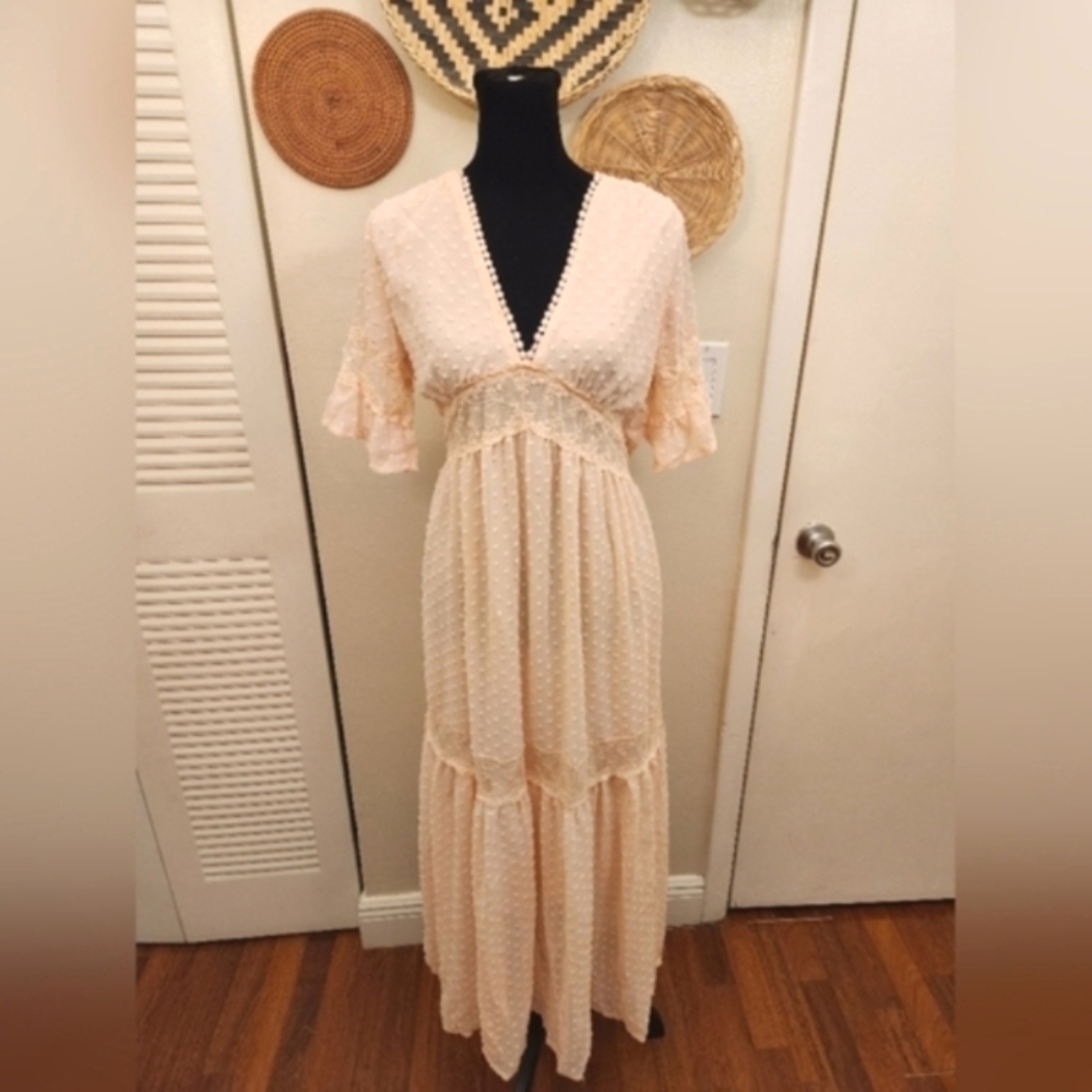 Swiss Dot Lace Maxi Dress With V Neck And Ruffles - Picture 7 of 9